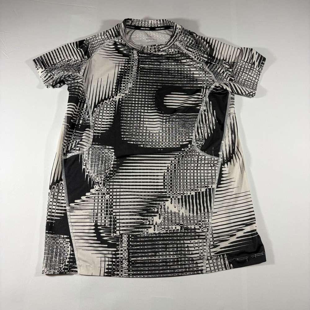 Boy's Nike Youth Large  Dri-Fit Short Sleeve All Over Print Polyester Shirt